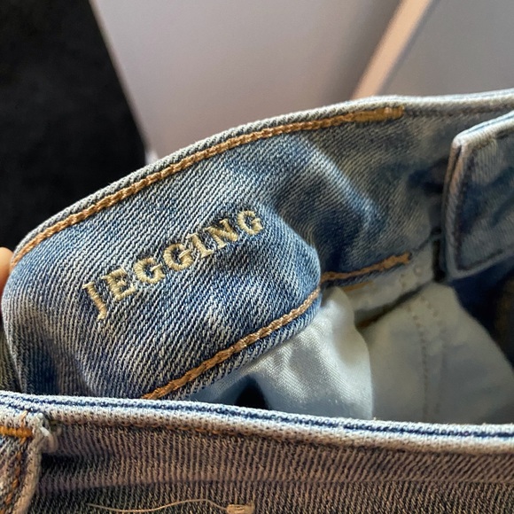 American Eagle Jeans - Picture 2 of 5